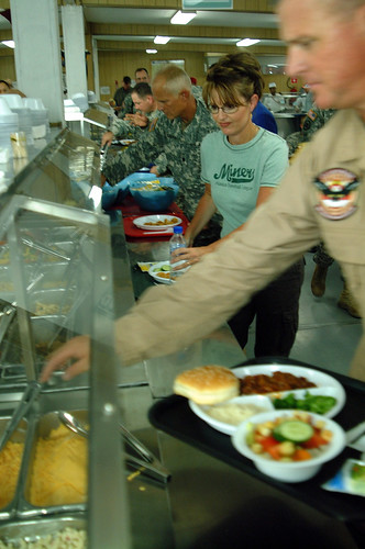 Sarah Palin in cafeteria line in Kuwait