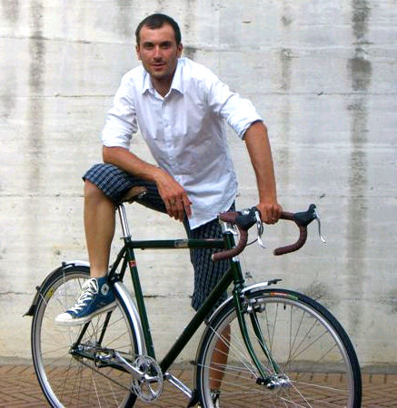 Ivan Basso rides a Raleigh One Way