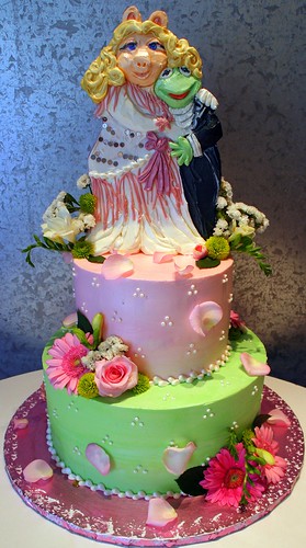 wedding cakes with flowers on top. Simple wedding cake with