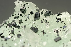 Babingtonite (Diamonddavej) Tags: macro tokina mineral apophyllite zeolite tokina100mmf28atxprod babingtonite
