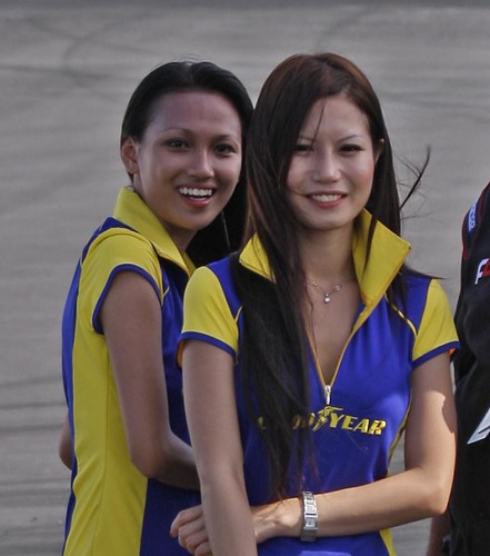 _MG_9894 - Two Pretty GoodYear Gals Who Spotted My Lens
