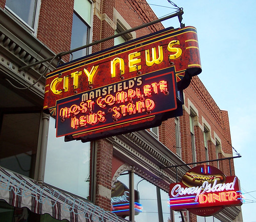 Neon signs, Mansfield, Ohio - City News and Coney Island Diner