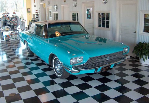 1966 Ford Thunderbird - Girlie