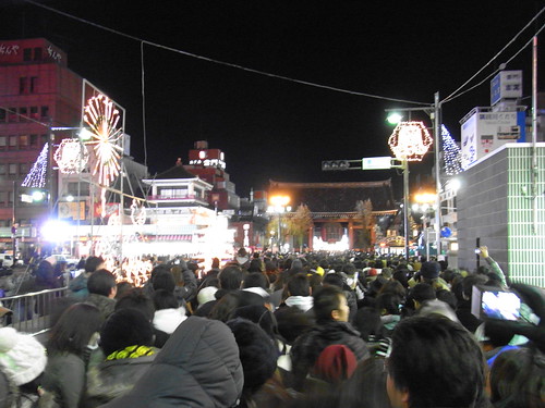 Queue at Sensoji in Asakusa as the new year begins