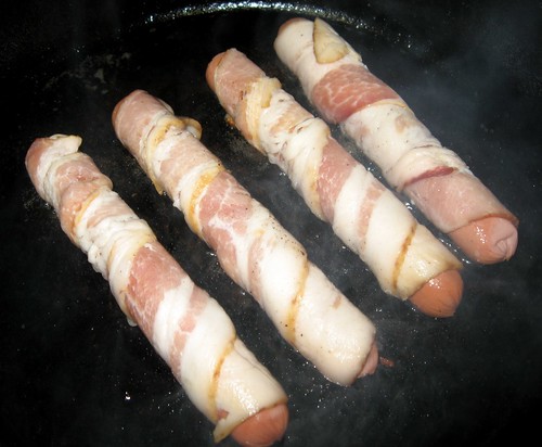 Bacon Hot Dogs