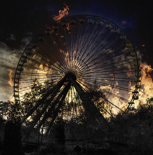 Spiegelzeit - the fair on fire