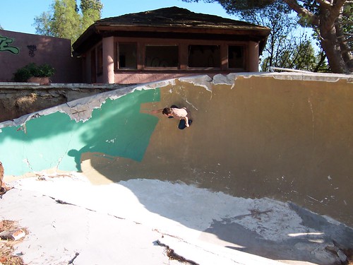 Earthquake Pool - Oververt City