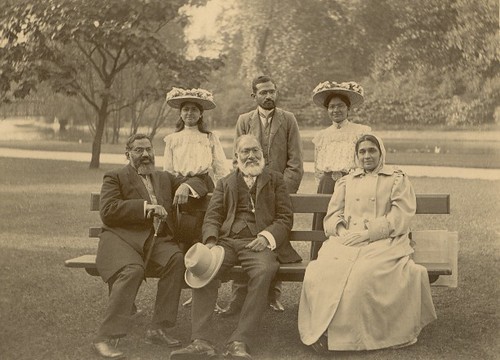 Tyabji Family - 1902 - Hyde Park