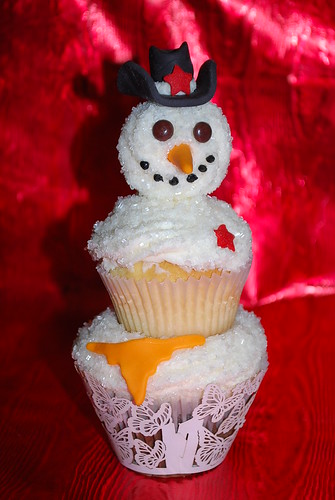 Cupcake snowman from Toot Sweet Cupcakes