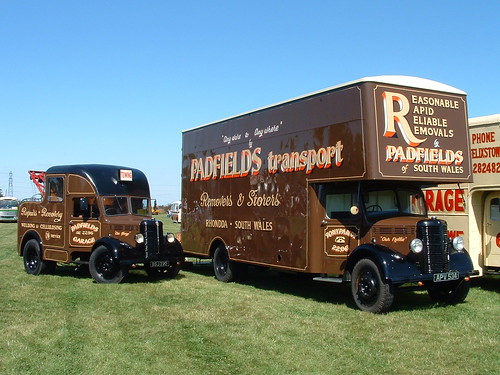 Bedford O series Removal van Lorry and Tow Truck by classic vehicles