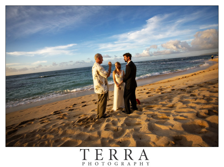 Terra Photography: Hawaii Wedding Photography