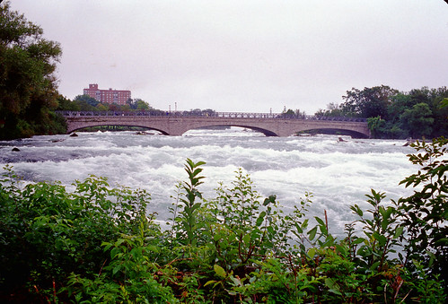 The Niagara Falls‧Upstream