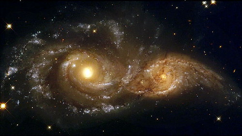 Resultado de imagen de La energía gravitatoria mantienen las galaxias juntas"