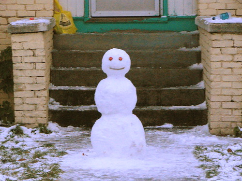 Snowman on 17th Avenue South. Photo by Wendi.