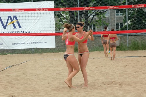volleyball girls short shorts. The Girls Cheer