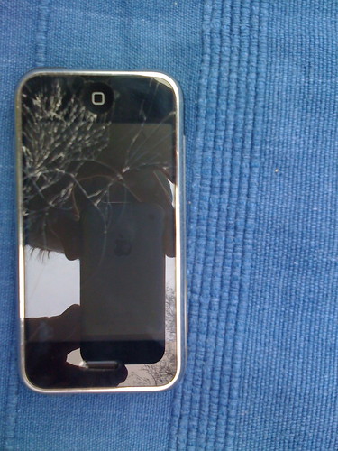 broken iphone ...and it still works