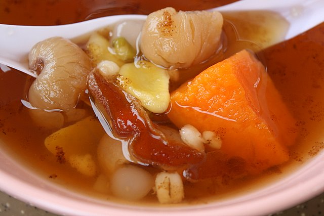 Cold cheng tng with unusual ingredients