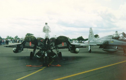 Saab Draken +F-5.