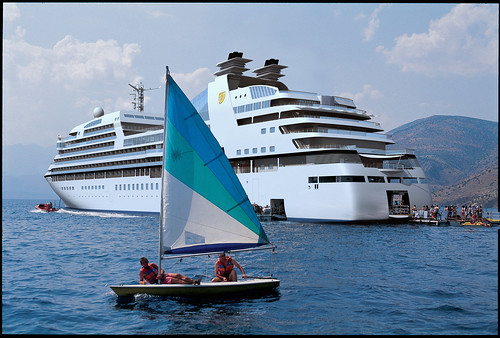 The Odyssey's Marina (artist rendition) por Luxury Cruise Bible.