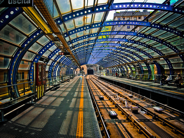 Metro Génova