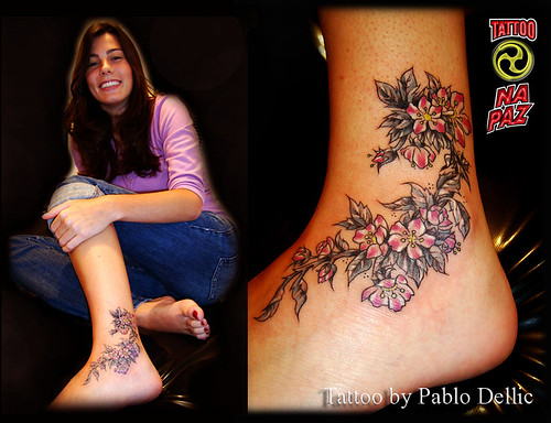 Tatuagem de flor de cerejeira cherry flower Tattoo by Pablo Dellic