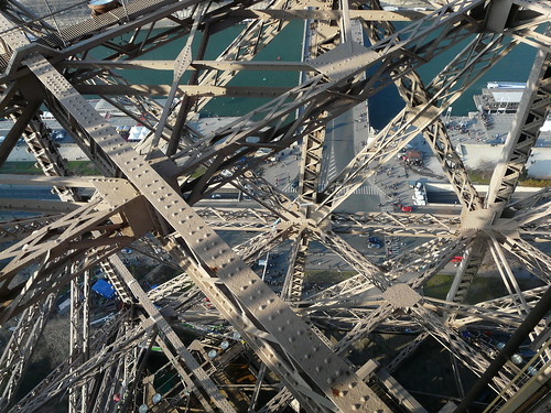 Eiffel vs Escher