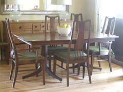 New to Us Table & Chairs