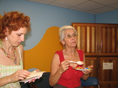 Isabel and carmen, eating