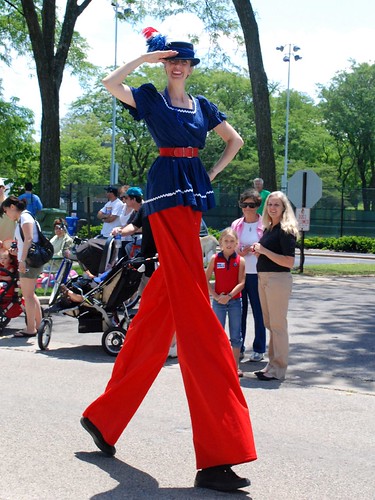 Glenview Fourth of July Parade: Stilts Woman