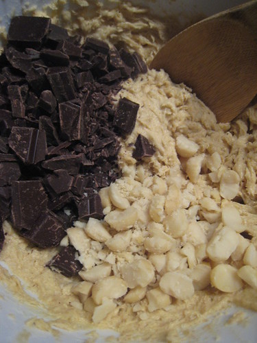 Banana Macadamia Chocolate Chunk Cookies