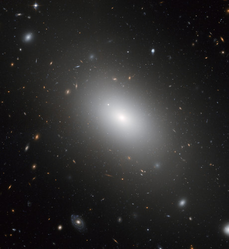 Elliptical Galaxy NGC 1132 by Hubble Heritage