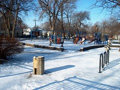 Wintertim in Chicago's Edison Park neighborhood. January 2007.