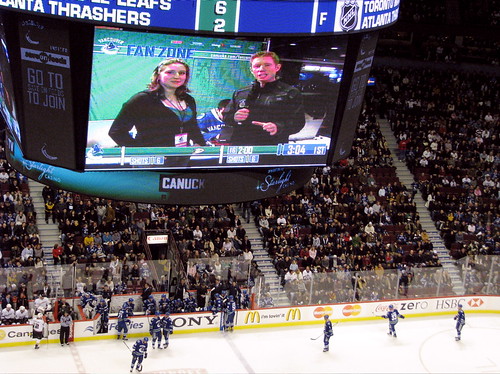 Talking about the liveblog on the jumbotron