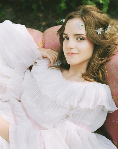Celebrity Photo Shoot Emma Watson looks like an angel in pure white dress