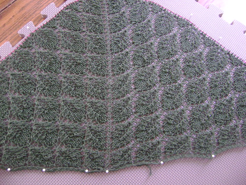 leaf lace shawl beginning