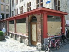 The former hat shop adjacent to the old town hall