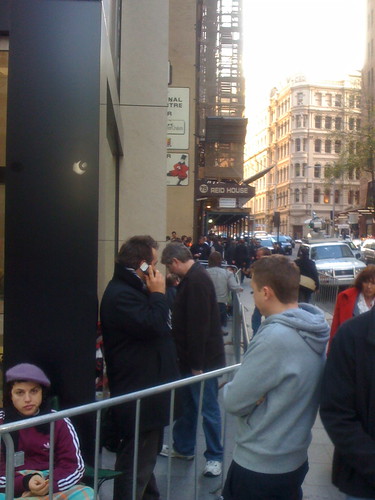 Second part of the queue at the Sydney Apple Store opening.