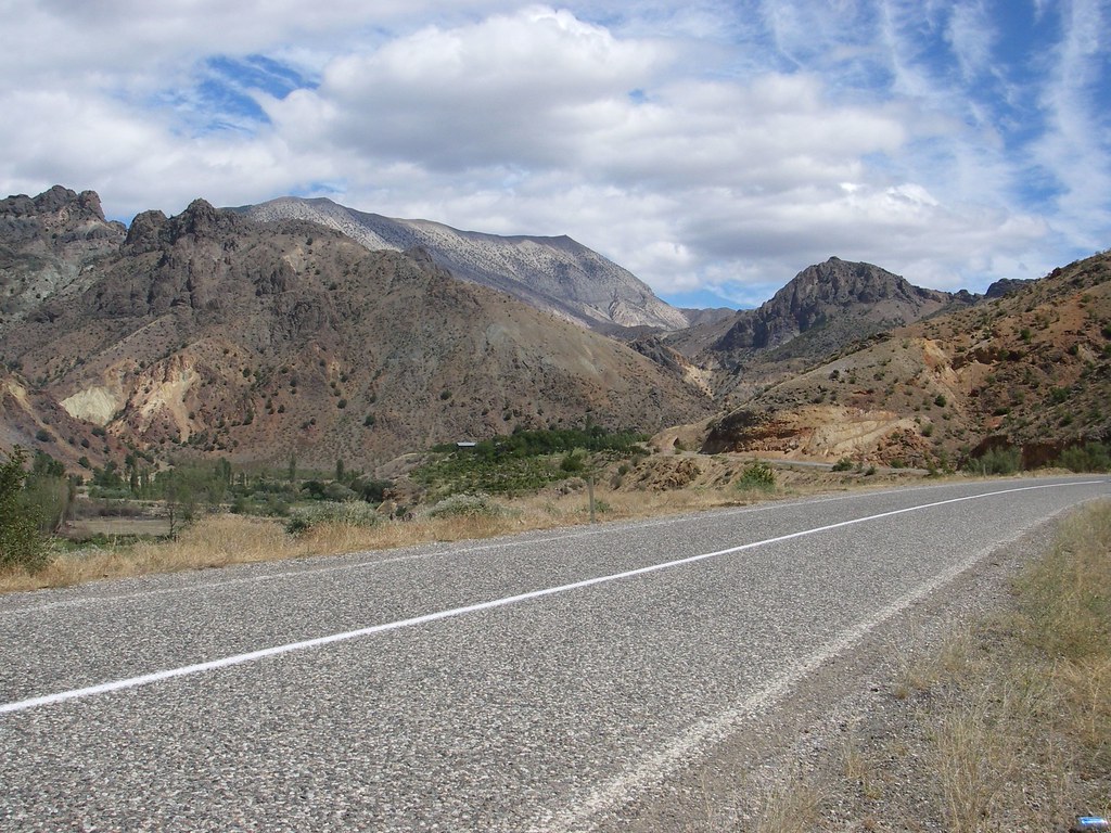 : On the Road from Yusufeli to Kars