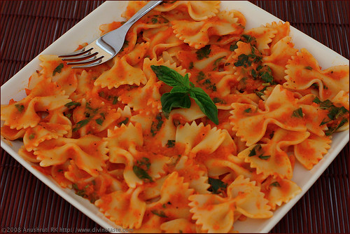 Pasta In Tomato and Basil Sauce