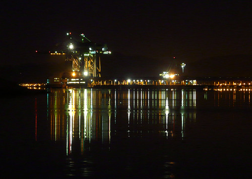 Clydeport at night 06Dec008