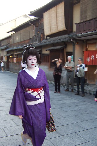 Japan - Kyoto - Geisha lady  by matrixsstar19@yahoo.com.