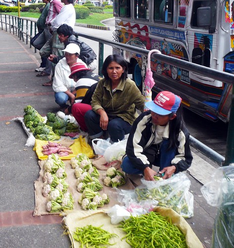 vegetable vendor in Baguio sidewalk street Pinoy Filipino Pilipino Buhay  people pictures photos life Philippinen  菲律宾  菲律賓  필리핀(공화국) Philippines    