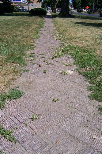 Paving brick sidewalk