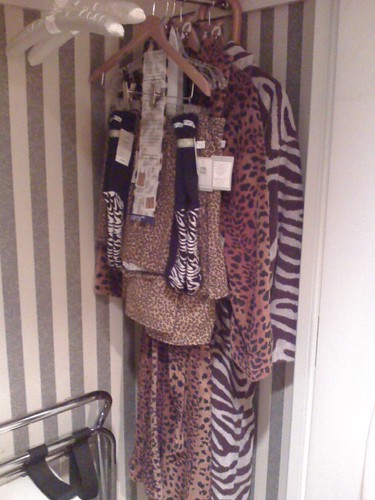 Hotel monaco sf zebra robe