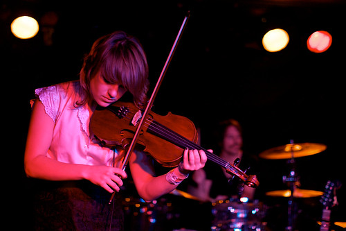 The Airborne Toxic Event, Live in Bristol - Anna tunes up...