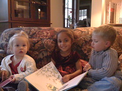 3 cousins reading