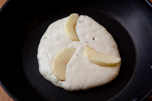 Apple Slices in yeast pancake