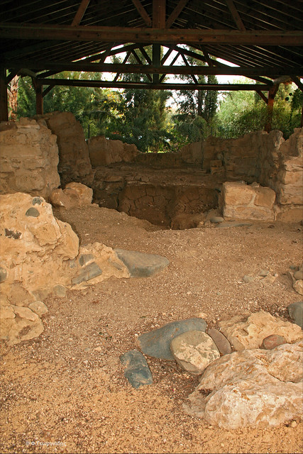 αρχαίος ναός στην Ψιμολόφου / ruins of ancient temple