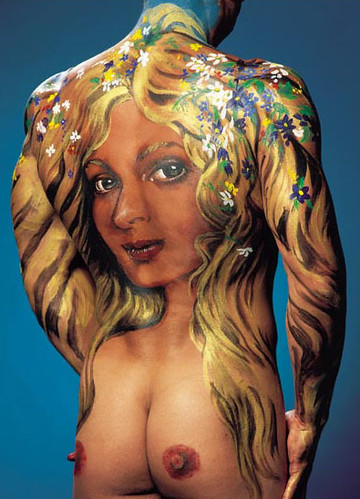 dibujos de los tatuajes. TATUAJE Cuerpo de mujer en espalda 
