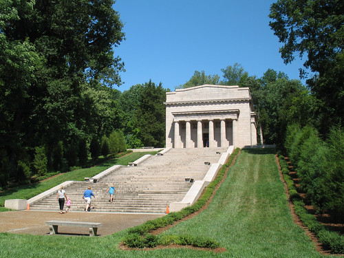 Abraham Lincoln Birthplace (2) - The Stairs